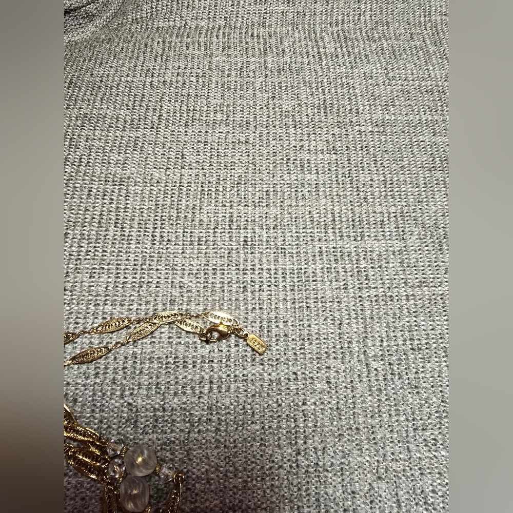 1928 Elegant Gold Filigree Necklace - Picture 4 of 4